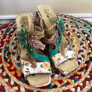 L'ARTISTE Floral Sandals Multicolor